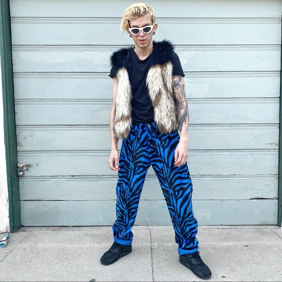 Talula Aritzia Park Slope Faux Fur Vest - Picture 9 of 9